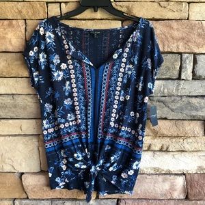 Lucky Brand navy print front twist top size Small